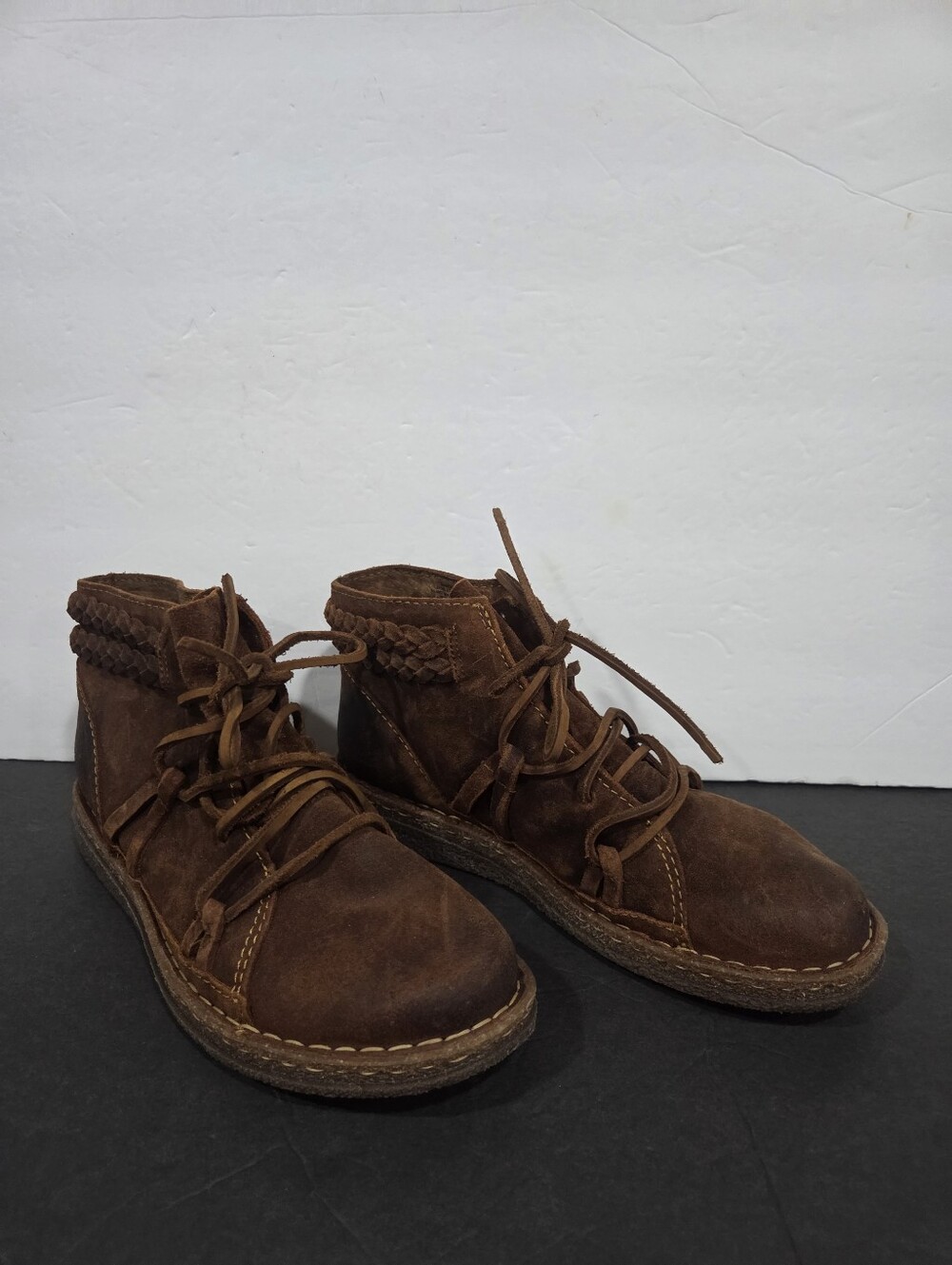 Born Temple II Women's Brown Suede Lace-Up Ankle Boots Sz.10